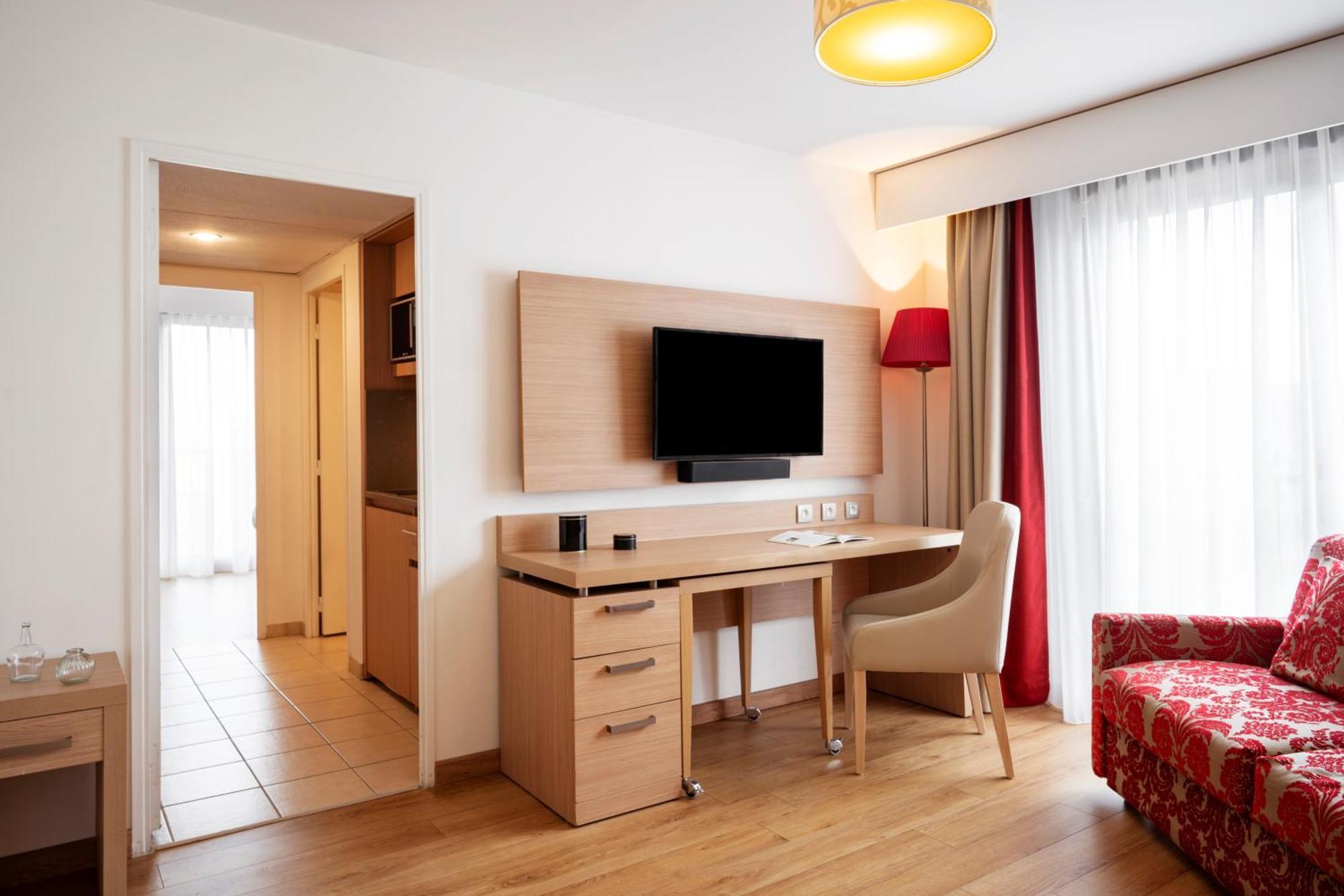 Residhome Paris-Evry Courcouronnes Екстериор снимка